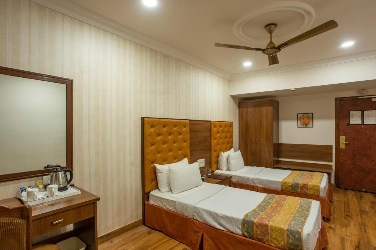 Hotel The Grand Regency Rajkot Esterno foto