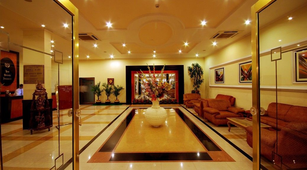 Hotel The Grand Regency Rajkot Esterno foto