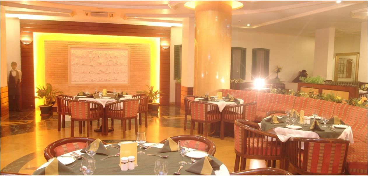 Hotel The Grand Regency Rajkot Esterno foto