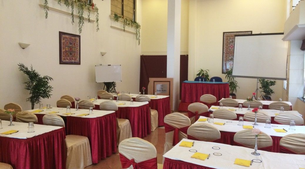 Hotel The Grand Regency Rajkot Esterno foto